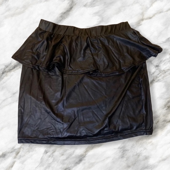Black Pleather Faux Leather Mini Skirt - Picture 5 of 8